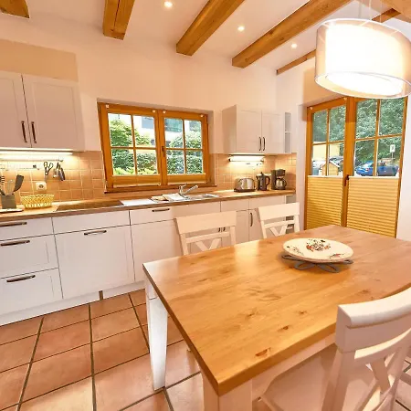 Casa vacanze Strandschloesschen - Haushaelfte 1 Sellin (Rugen)