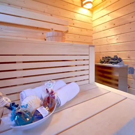 Strandschloesschen - Haushaelfte 1 * Sellin (Rugen)