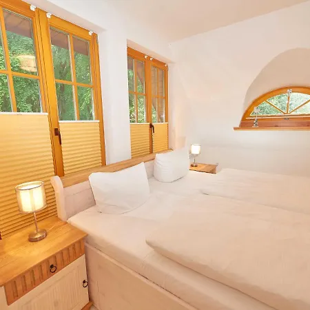 Strandschloesschen - Haushaelfte 1 Sellin (Rugen)