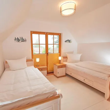 Strandschloesschen - Haushaelfte 1